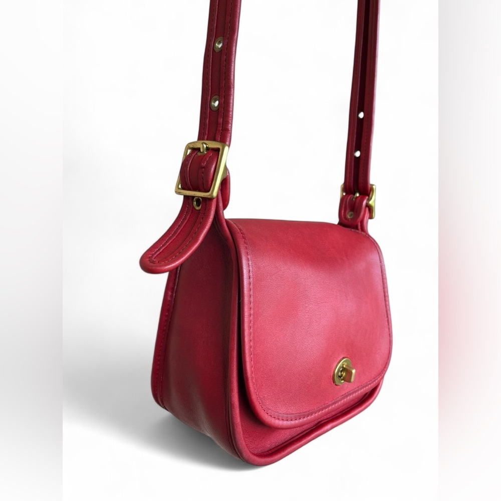 Vintage Coach Leather Legacy “Trail” Shoulder Bag Made In The USA (Size Small)